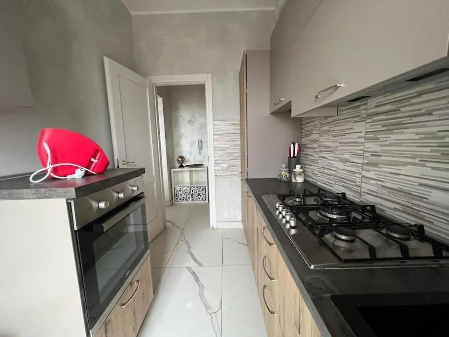 Suite Reale Vicino Malpensa - Parcheggio Gratuito Legnano 0*,  Italy