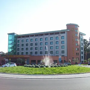Palace Hotel